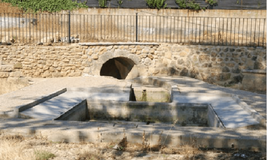 Fuente romana de piedra en La Sobarriba (León)
